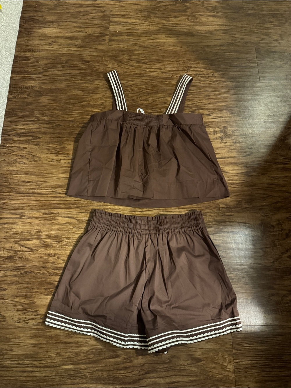 NWT Caroline constas 2 piece set size medium - Picture 3 of 3